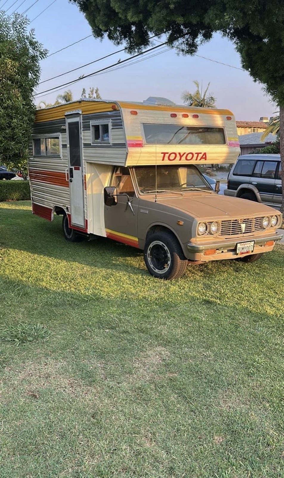 Toyota-Hilux-1979-SUV-9