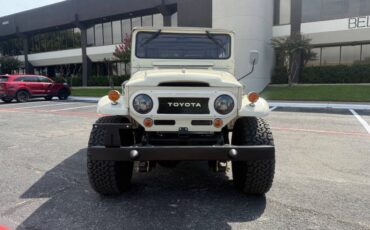 Toyota-Land-Cruiser-1962-SUV-1