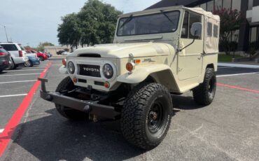 Toyota-Land-Cruiser-1962-SUV-2
