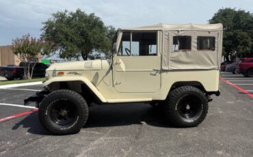 Toyota-Land-Cruiser-1962-SUV-3