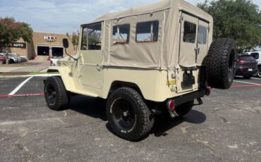 Toyota-Land-Cruiser-1962-SUV-4