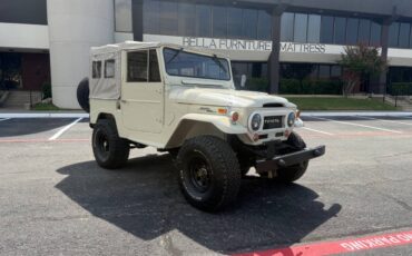 Toyota-Land-Cruiser-1962-SUV-8