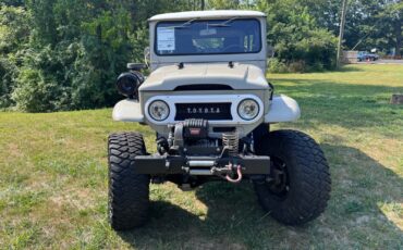 Toyota-Land-Cruiser-1973-SUV-29