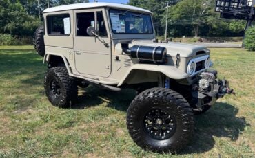 Toyota-Land-Cruiser-1973-SUV