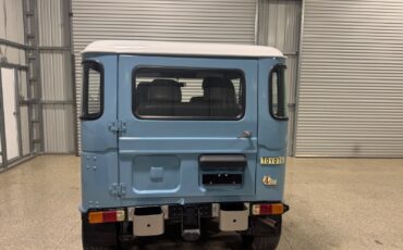 Toyota-Land-Cruiser-1980-SUV-6