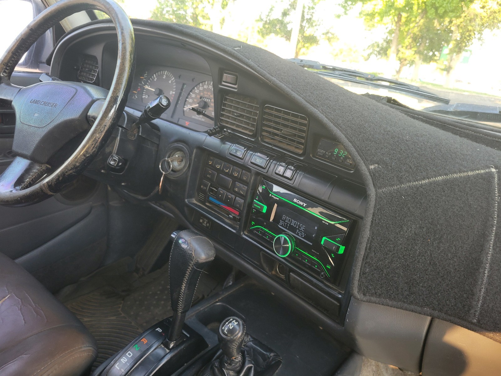 Toyota-Land-Cruiser-1993-SUV-12