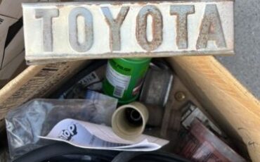 Toyota-Land-cruiser-1968-Beige-Beige-30