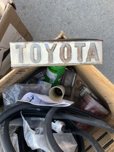 Toyota-Land-cruiser-1968-Beige-Beige-30
