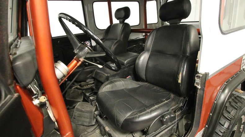 Toyota-Land-cruiser-1968-Copper-Metallic-Black-36