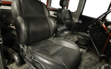 Toyota-Land-cruiser-1968-Copper-Metallic-Black-38