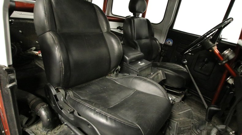 Toyota-Land-cruiser-1968-Copper-Metallic-Black-38