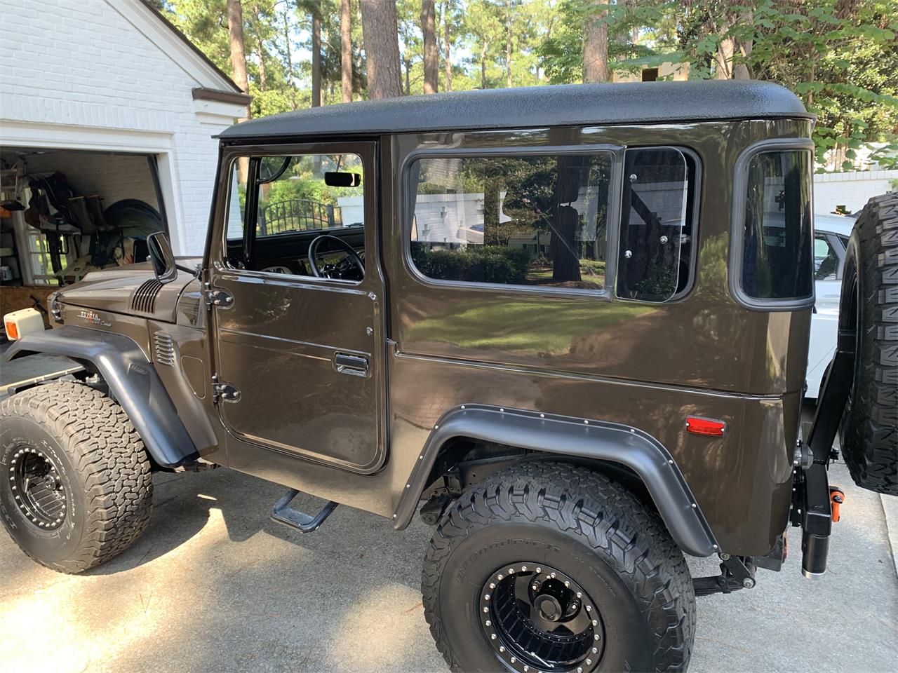 Toyota-Land-cruiser-1977-Custom-Buffalo-Brown-Black-15