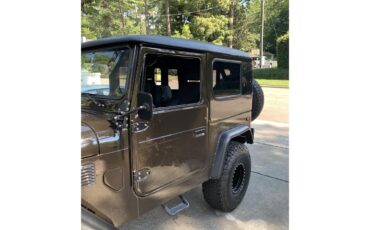 Toyota-Land-cruiser-1977-Custom-Buffalo-Brown-Black-16