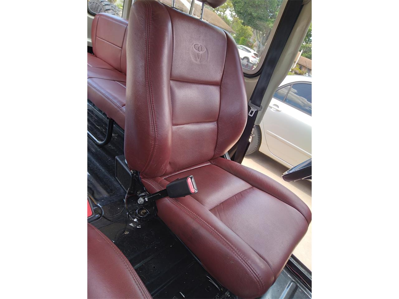 Toyota-Land-cruiser-1980-Dark-metallic-gray-Red-10