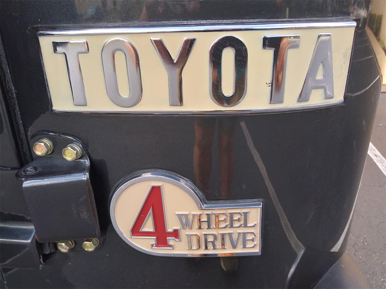 Toyota-Land-cruiser-1980-Dark-metallic-gray-Red-22