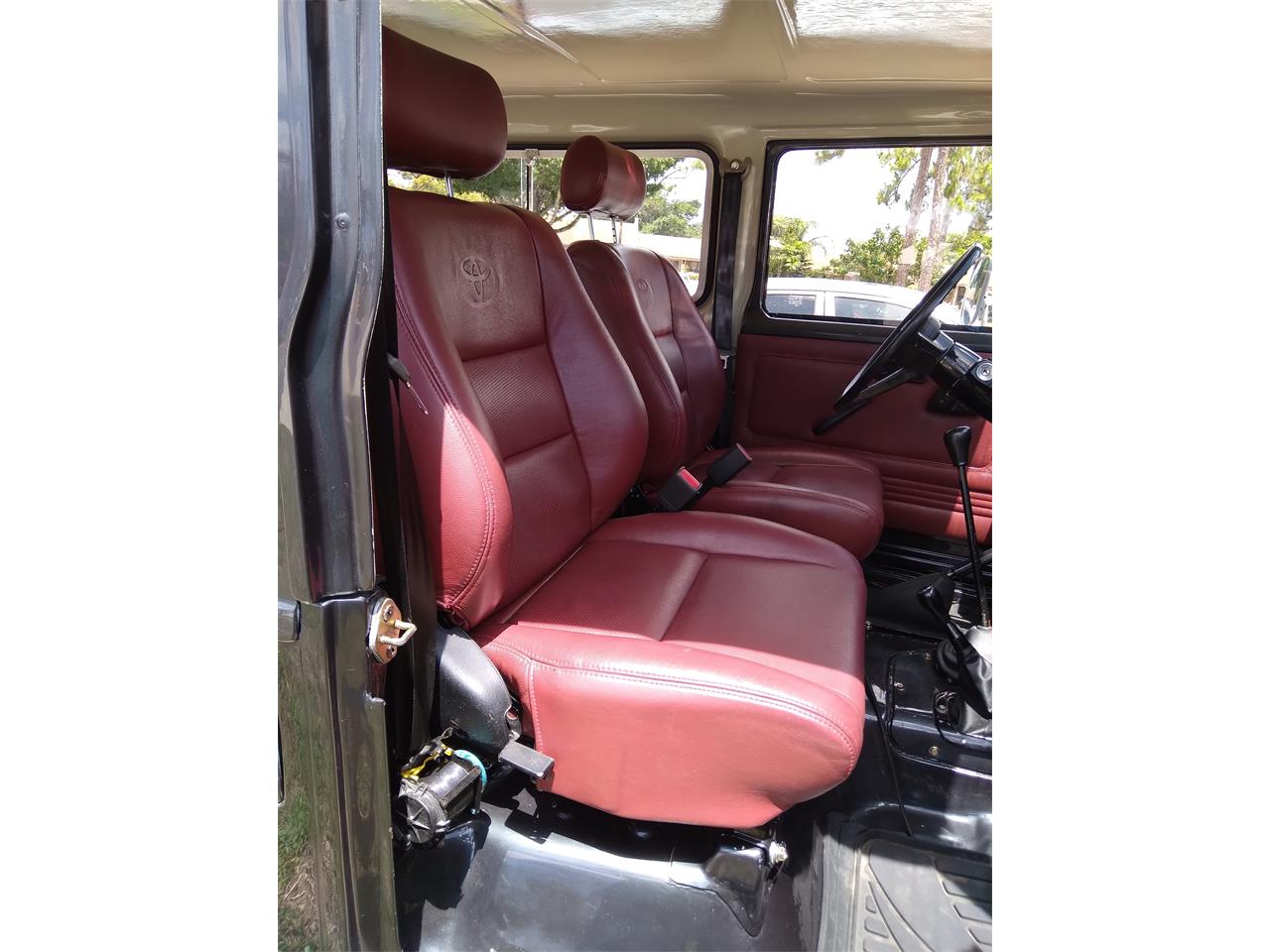 Toyota-Land-cruiser-1980-Dark-metallic-gray-Red-32