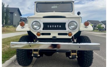 Toyota-Land-cruiser-fj40-1965-Cygnus-White-Camel-1