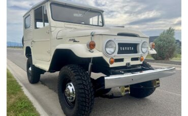 Toyota-Land-cruiser-fj40-1965-Cygnus-White-Camel-2