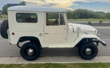 Toyota-Land-cruiser-fj40-1965-Cygnus-White-Camel-3