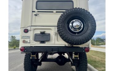 Toyota-Land-cruiser-fj40-1965-Cygnus-White-Camel-7