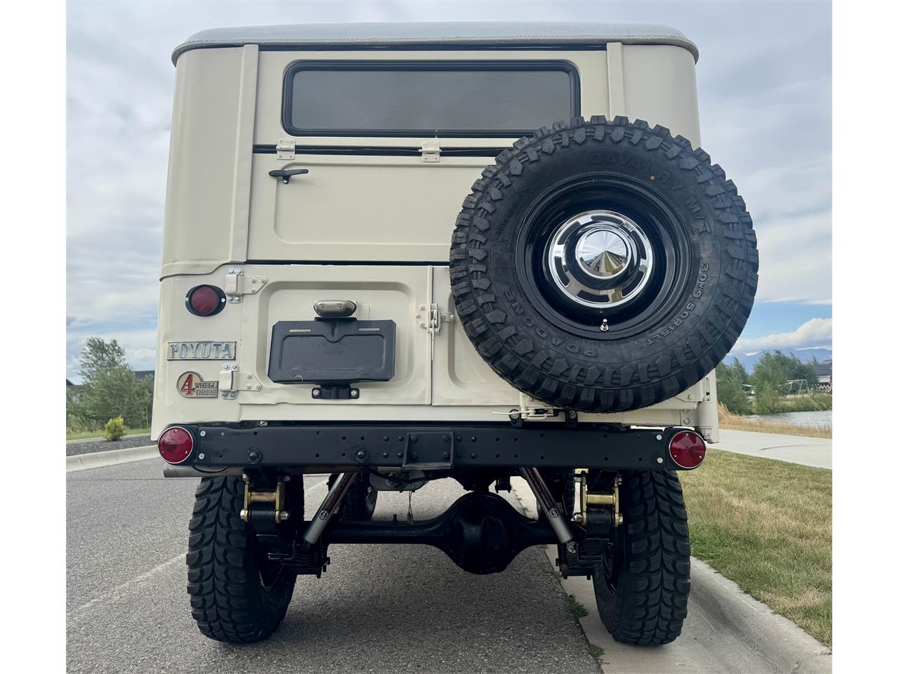 Toyota-Land-cruiser-fj40-1965-Cygnus-White-Camel-7