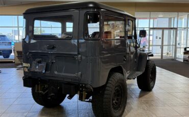 Toyota-Land-cruiser-fj40-1966-Gray-RedBlack-12