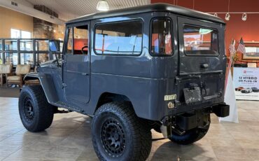 Toyota-Land-cruiser-fj40-1966-Gray-RedBlack-19