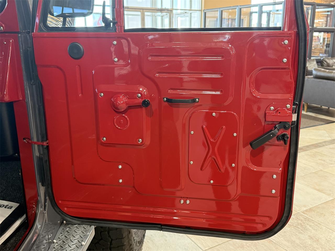 Toyota-Land-cruiser-fj40-1966-Gray-RedBlack-39