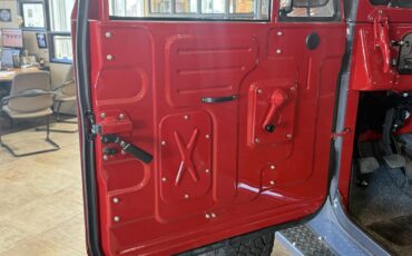 Toyota-Land-cruiser-fj40-1966-Gray-RedBlack-46