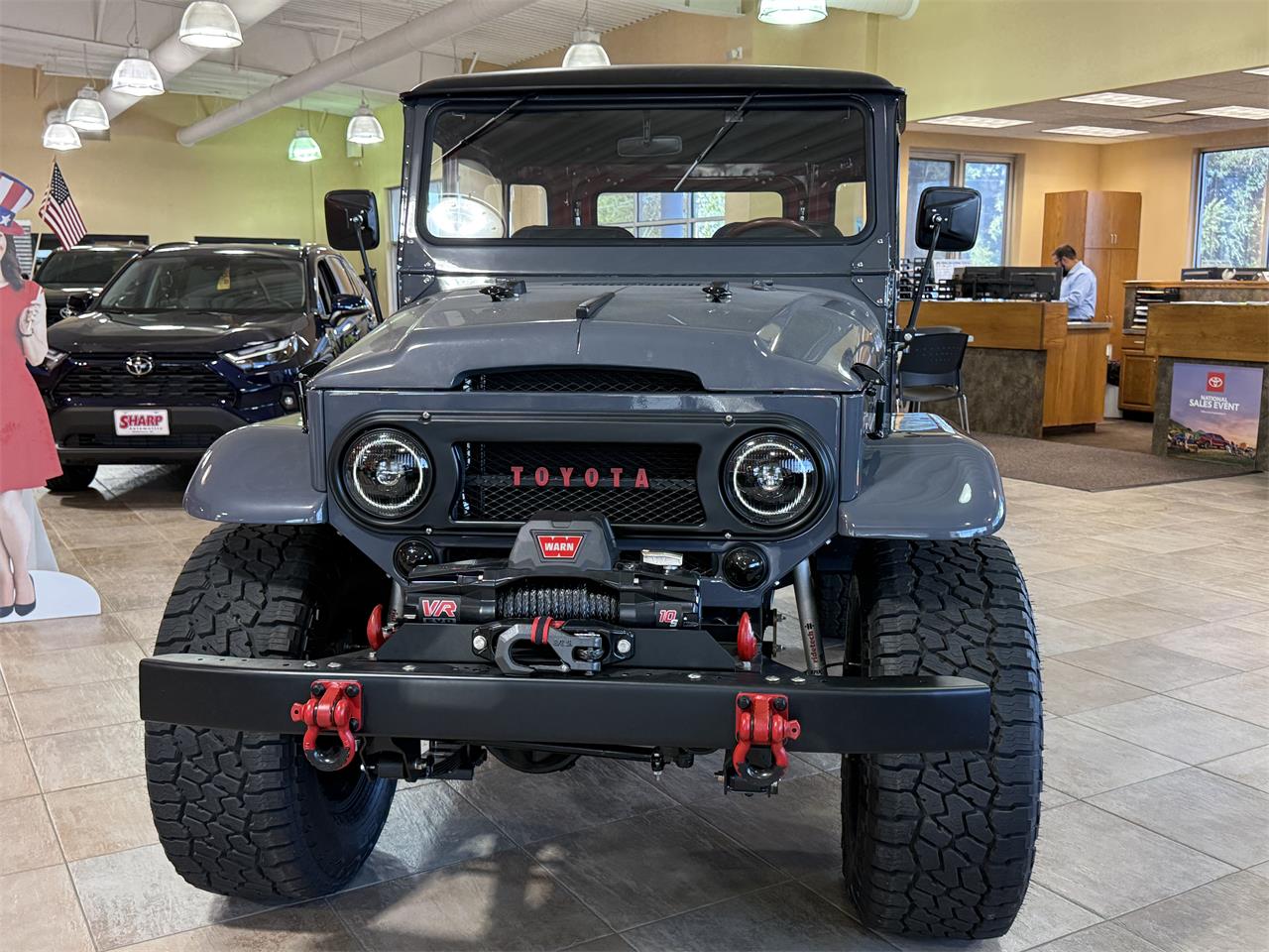 Toyota-Land-cruiser-fj40-1966-Gray-RedBlack