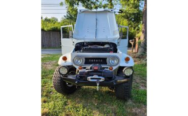 Toyota-Land-cruiser-fj40-1969-White-Black-10