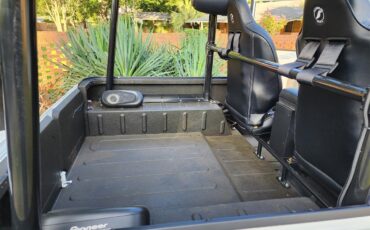Toyota-Land-cruiser-fj40-1969-White-Black-17