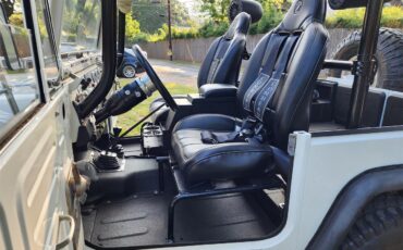 Toyota-Land-cruiser-fj40-1969-White-Black-24