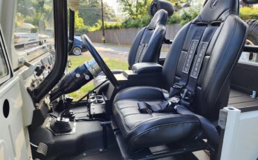 Toyota-Land-cruiser-fj40-1969-White-Black-25