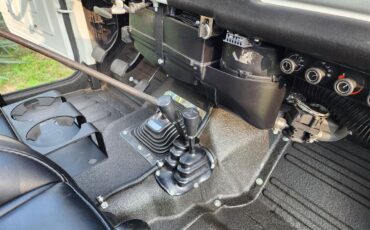 Toyota-Land-cruiser-fj40-1969-White-Black-29