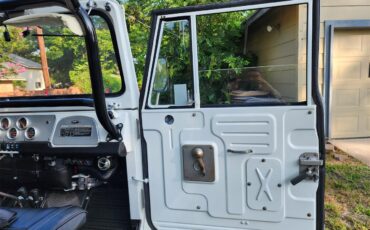 Toyota-Land-cruiser-fj40-1969-White-Black-30