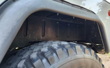Toyota-Land-cruiser-fj40-1969-White-Black-34