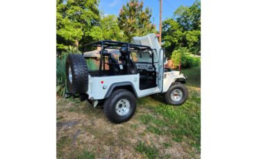 Toyota-Land-cruiser-fj40-1969-White-Black-4