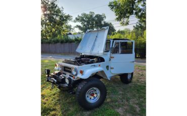 Toyota-Land-cruiser-fj40-1969-White-Black-7