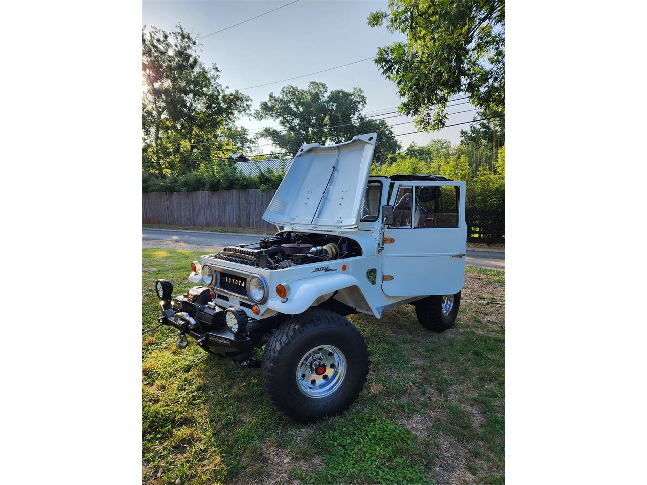 Toyota-Land-cruiser-fj40-1969-White-Black-7