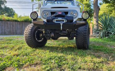 Toyota-Land-cruiser-fj40-1969-White-Black-8