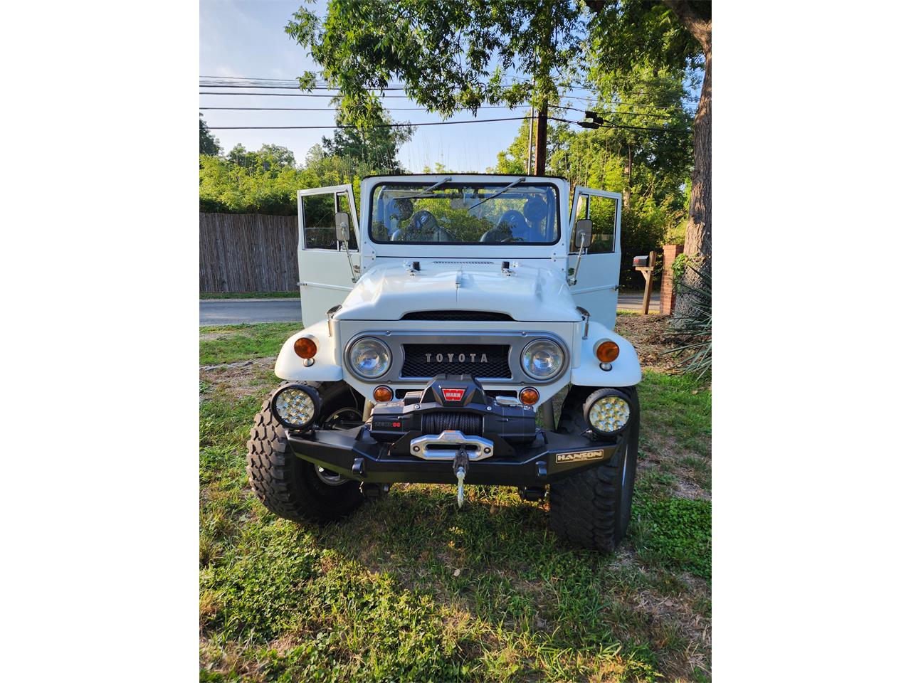 Toyota-Land-cruiser-fj40-1969-White-Black-9