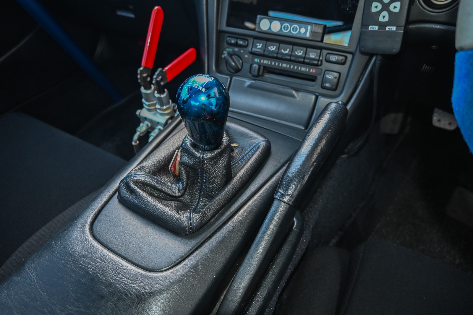 Toyota-MR2-1995-Coupe-35