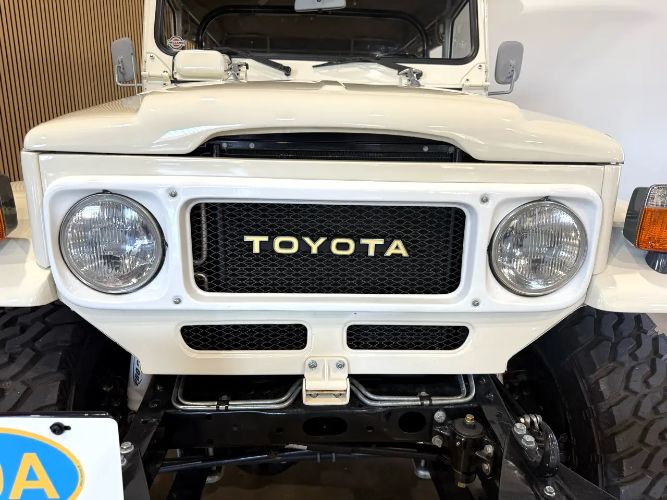 Toyota-Other-1982-Creme-Brown-Vinyl-1