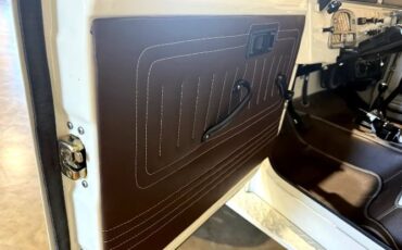 Toyota-Other-1982-Creme-Brown-Vinyl-14
