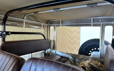 Toyota-Other-1982-Creme-Brown-Vinyl-15