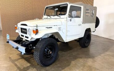 Toyota-Other-1982-Creme-Brown-Vinyl