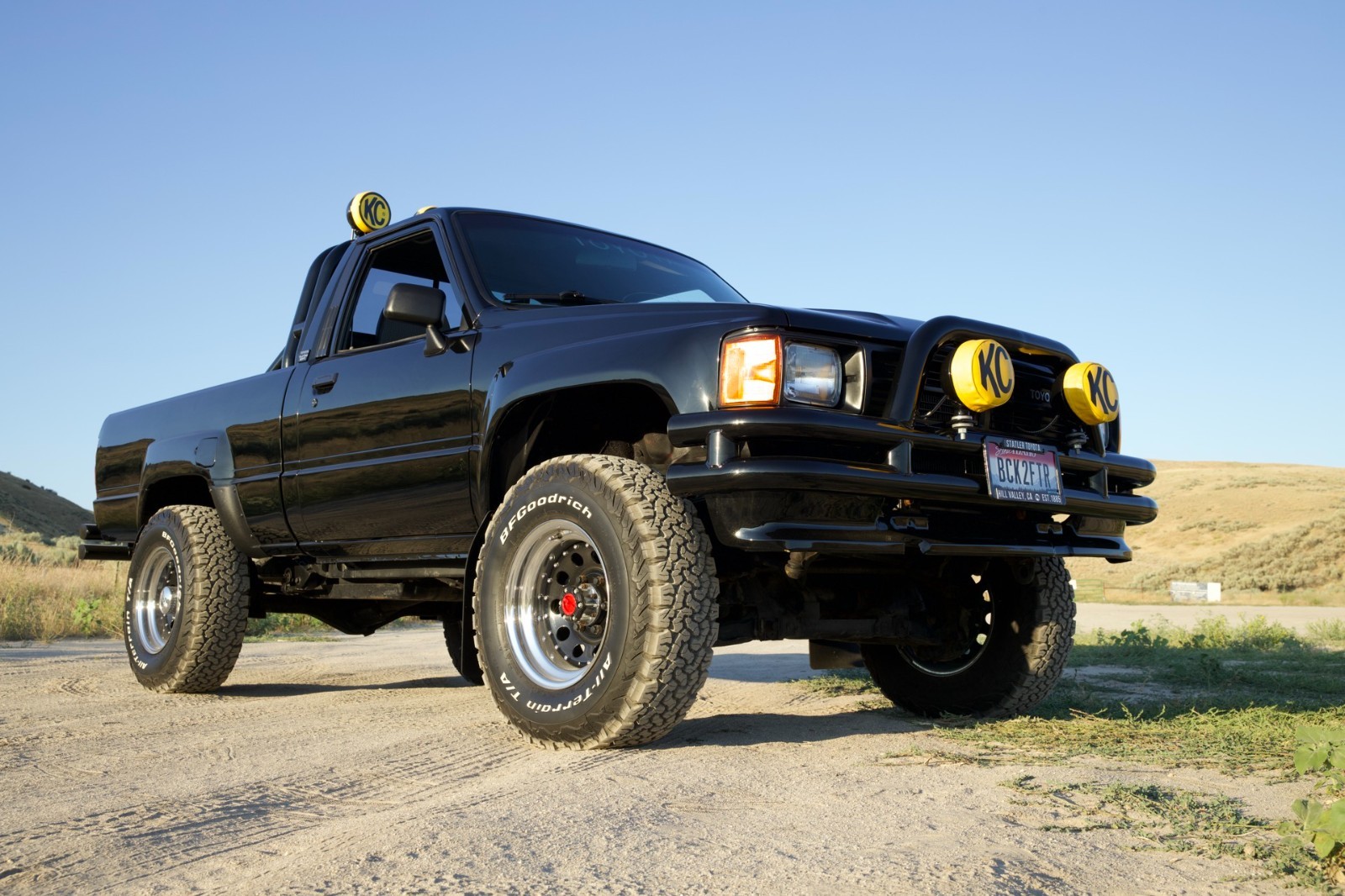 Toyota-Other-1987-Standard-Cab-Pickup-1