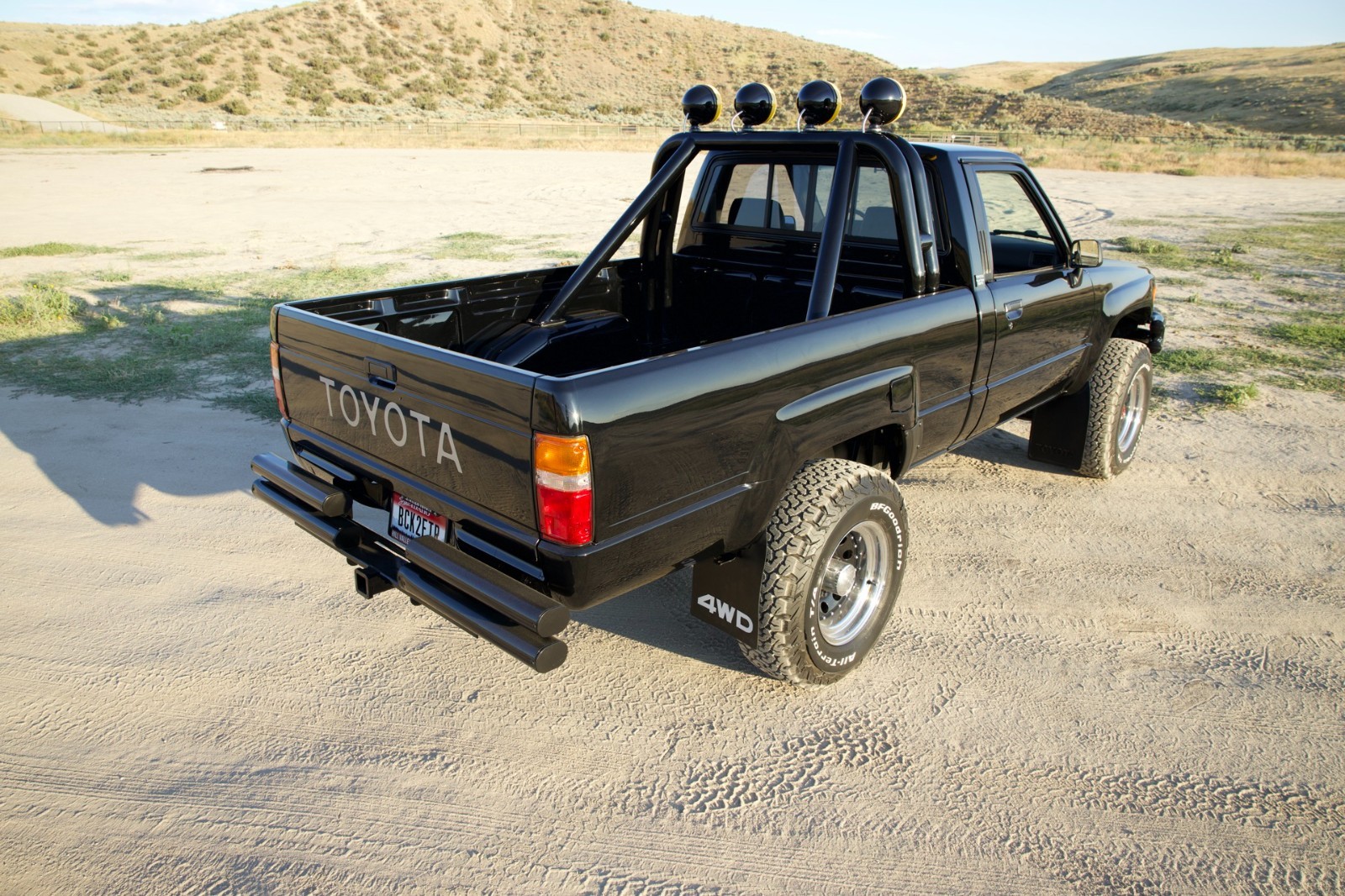 Toyota-Other-1987-Standard-Cab-Pickup-2