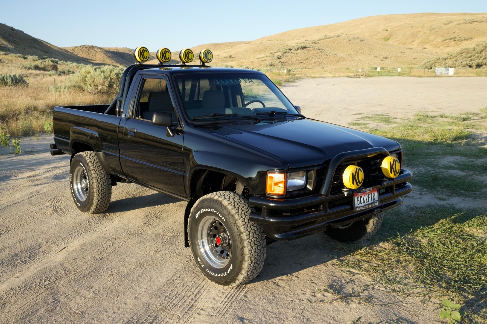 Toyota-Other-1987-Standard-Cab-Pickup